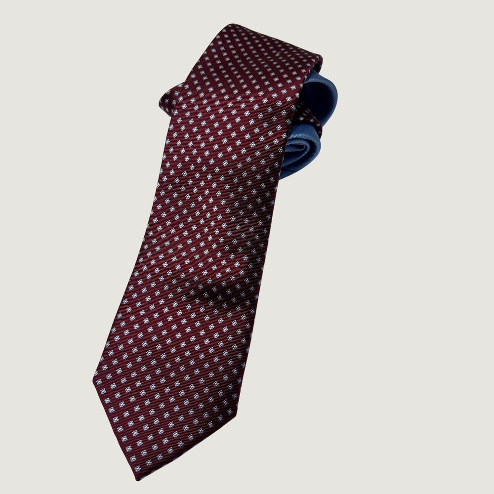 Tommy Hilfiger Men's 100% Silk Necktie Burgundy Geometric Diamond Pattern
